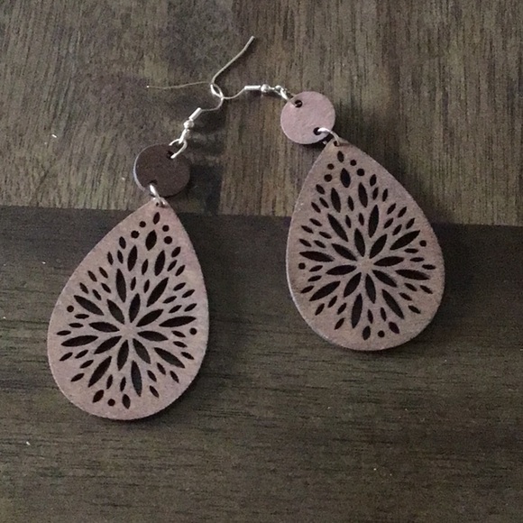 Jewelry - New wooden earrings